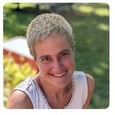 Carolyn Pulver's Instagram, Twitter & Facebook