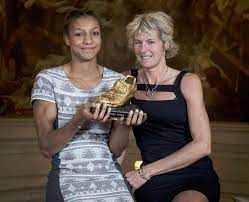 La coupe du monde en russie, en 2018, il y était. Les Olympiens Vus Par Leurs Proches Nafi Thiam Et Sa Maman