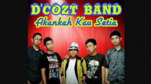 Chords used (bm, a, g, d, f#) ~ no capo verse 1 bm a bila nanti aku pergi g d akankah kau setia g f menantiku menungguku bm a ikhlaskan aku pergi g d demi cita citaku g f aku harap kau mengerti verse 2 bm a takkan ada yang gantikan g d dirimu dihatiku g f karna engkau yang aku menangis karna sayang padamu chords by d'cozt band Chord Kunci Ukulele Akankah Kau Setia D Cozt Bila Kau Rindu Tatap Indah Pelangi Tribun Solo
