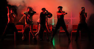 Olivier dubois, danseur et chorégraphe, a travaillé avec les plus grands dont le ballet preljocaj, en résidence au prisme, il y a présenté l'homme de l'atlantique en novembre, mais il a également invité. Olivier Dubois Itmahrag