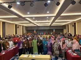 Pihak kepolisian dan tentara di malaysia diterjunkan untuk mengawal kebijakan pkp. Peranan Besar Ngo Di Kelantan