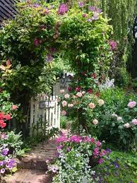 Schone Kleine Cottage Garden Design Ideen Fur Hinterhof Inspiration Gardenidea Garden Des Country Garden Design English Cottage Garden Cottage Garden Design