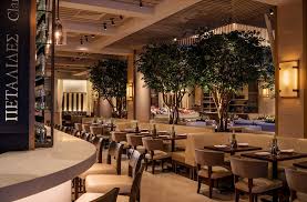 Pin By Moral Hormaro On Interiors I Love Italian Restaurant Decor Restaurant Interior Design Restaurant Interior