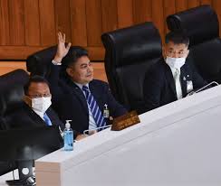 โอดโดนพิษรัฐธรรมนูญปี 60 ถาม หากศาลอุทธรณ์ ฎีกาตัดสินไม่ผิด ใครเยียวยาตำแหน่งให้ เทพไท น้อมรับคำวินิจฉัย. 5eeq0roczhkqsm