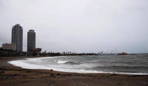 A 17 heures, la pression atmosphérique au niveau de la mer. Meteo Des Routes Inondees Dans Les Pyrenees Orientales Apres De Fortes Precipitations La Roche Sur Yon Maville Com