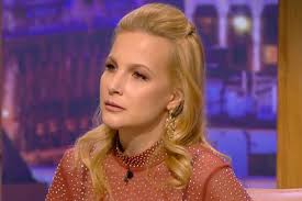See more of várkonyi andrea hivatalos oldala on facebook. Varkonyi Andrea Friss Fotojara Kommentaradat Indult Csak Ugy Ragyog Hazai Sztar Femina