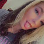 Elizabeth Confer's Instagram, Twitter & Facebook