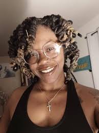 Come get Right ✌🏾🌻 #blessedhands✂️📍 #locticiansdmv #locstyles  #retwistandstyle #barbergang #ladybarberlife #loclove