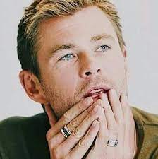 Pin By Erica Morgan On Chris Hemsworth Chris Hemsworth Hemsworth Chris