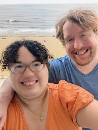 Ocean Beach CA 92107 this year has some amazing decorations but this may be  my favorite￼ Happy Holiday 🌵🎄