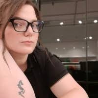 Sara Albanese's Instagram, Twitter & Facebook