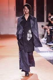 ヨウジヤマモト yohji yamamoto が2018 19年秋冬メンズ コレクションをパリで発表した メンズファッション 山本 ファッション