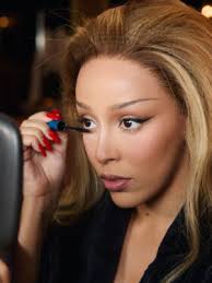 Vignali sexy faites votre ménage de printemps grâce à Julia