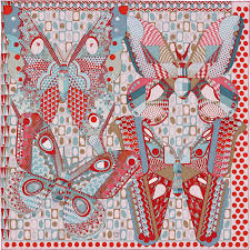 La Maison Des Carres Hermes Les Ailes De La Soie Hermes Scarf History Design Scarf Design