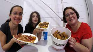 While this combo has been beloved by costco shoppers for years, you can switch up the ingredients to find a combination that fits your unique tastebuds. Costco Chicken Wings Bucket Gay Family Mukbang ë¨¹ë°© Eating Show Youtube