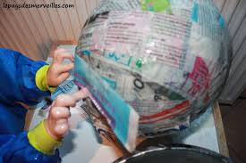 Citrouille En Papier Mache Avec De La Colle Maison Colle Maison Citrouille En Papier Bricolage Papier Journal