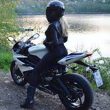 If You Want To Be Featured Dm S Ride Safe And Wear Your Gear Follow Us To See Even More Blackbikebeauty Bike Bike Rider Riding Bike