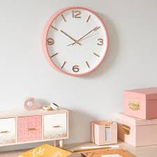 Horloge Blanche Et Rose Idees Deco Chambre Fille Deco Chambre Decor De Plage Salle De Bain