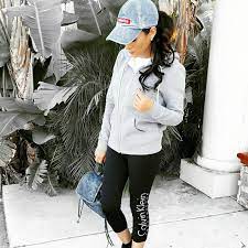 Theme Park Outfits For The Day Super Comfy Leggings From Calvinklein Ootd Outfitoftheday Theme Park Outfits Casual Winter Outfits Universal Studios Outfit