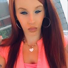 Estefany Quezada's Instagram, Twitter & Facebook