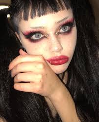 Pin By Beep Boop On Makeup And Hair Punk Makeup Goth Makeup Goth Eyebrows