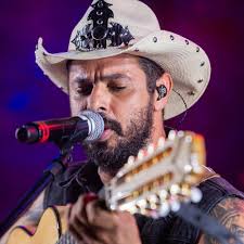 Who produced “O Agro Nunca Para (Ao Vivo)” by US Agroboy?