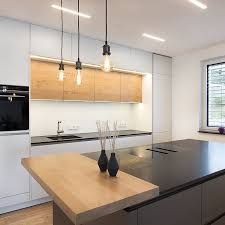 Moderne Kuchen Elegant Und Zeitlos Schon Elegant Kucheeinrichten Kuchen Moderne Sch In 2020 Kitchen Design Small Kitchen Room Design Kitchen Inspiration Modern
