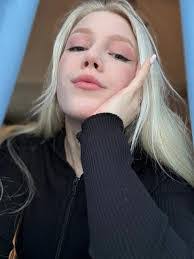 Alice Lebel's Instagram, Twitter & Facebook