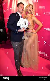 Micaela Schäfer mit Partner Adriano Hess bei der 40. Geburtstagsfeier von Micaela  Schäfer Micas 40th Birthday Bash im Bellucci. Berlin, 01.11.2023 *** Micaela  Schäfer with partner Adriano Hess at Micaela Schäfer Micas