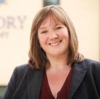 Mandy Gage's Instagram, Twitter & Facebook