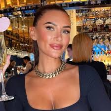 Katy Hartley's Instagram, Twitter & Facebook