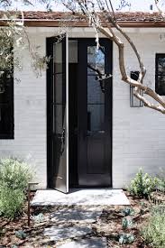 California has 692 homebuilders working in the 1,540 communities with new homes available for sale. Wood And Black And White Stylish Modern Home Overlooking The Pier In California Photos Ideas Design