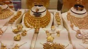 Cursul maxim gramul de aur este 258.0763 lei înregistrat la data de 9 noiembrie 2020 cursul. Nou In Dubai Magazine Cu Bijuterii Din Aur 22 Si 24 De Karate Si Briliante Ce N Ai Mai Vazut Youtube