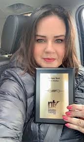 Amanda Feather's Instagram, Twitter & Facebook