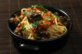 Recette De Spaghetti Aux Escargots Sauce Tomate Persillee Facile Et Rapide Recette Recette Escargot Spaghetti Recette Recettes De Cuisine