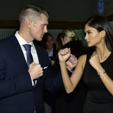 Christopher james weidman is of german and irish descent and was born his sister is married to the brother of another professional mixed martial artist, stephen thompson. Is Stephen Thompson Dating Red Dela Cruz Wife Bio