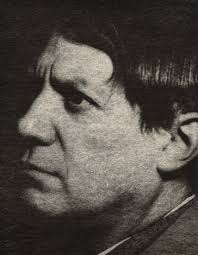 Pablo Picasso, 1932 par Man Ray sur artnet