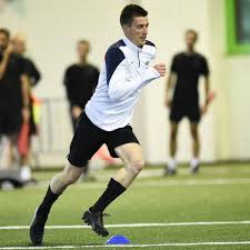 Chaque année, l'ouverture de la pêche 1ère catégorie est attendue par des milliers de passionnés. Les Arbitres Dans Les Starting Blocks L Equipe