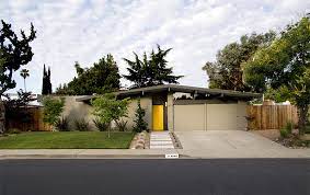Modern house with yellow door. The House With The Yellow Door Redneckmodern
