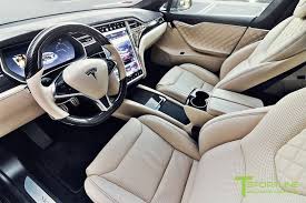 Benutzerdefinierte Tesla Model S Ferrari Creme Interior Mit Gloss Carbon Fiber Armaturenbrett K Beste Luxus Autos Tesla Tesla Motors Ferrari