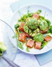 Salade D Avocat Au Saumon Pour 6 Personnes Recettes Elle A Table Recette Salade D Avocat Recettes De Cuisine Salade Saumon