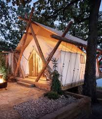 Pin By Nathan Tebo On Cabane In 2020 Tent Glamping Glamping Resorts Glamping Site