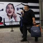 Feb 22, 2021 · 根據外媒《swimswam》報導，ioc因應俄羅斯禁令，宣布俄羅斯隊的名稱、隊徽、出賽服裝和旗幟都只能改用「roc」取代，改放俄羅斯奧委會標誌。 åœ‹å åœ‹æ—— åœ‹æ­Œéƒ½ä¸èƒ½å‡ºç¾ 335ä½ä¿„ç¾…æ–¯é¸æ‰‹ä»£è¡¨ Roc å‡ºæˆ°æ±äº¬å¥§é‹ é¢¨å‚³åª'