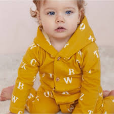 Tela sudadera letras mostaza