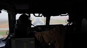 A400m future large aircraft programme. Defekte Frontscheibe Beim A400m In 10 000 Metern Hohe Korrektur Augen Geradeaus