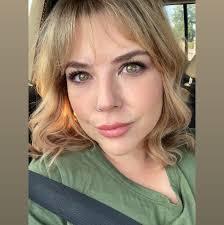 Linda Boschee's Instagram, Twitter & Facebook