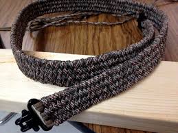 A paracord jig will help a lot when working on complex designs and hugely reduce frustration (and swearing) levels. Paracord Braiding Diy Instructions Basic Paracord Projects