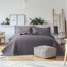 We offer a wide range of styles to fit your taste as well as sizes from king to full. Amazon Com Bedsure Summer Quilt Sets Queen Grey Lightweight Bedspread Full Size Coverlet With 2 Pillow Shams Home Kitchen