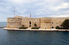Today it is open to visitors and is one of the town's most popular tourist attractions. Castello Aragonese Taranto Wikipedia