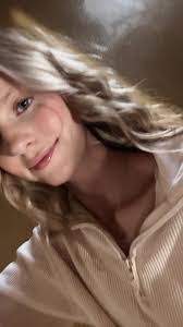 Emily Byers's Instagram, Twitter & Facebook